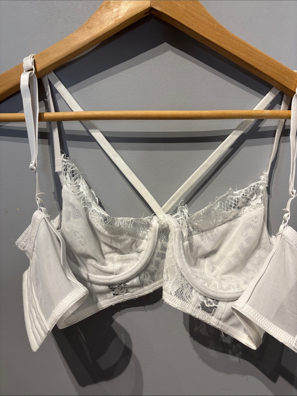 ⭐️ 5 for 20$! ⭐️ Revamped White Lace Bra - Picture 5 of 7